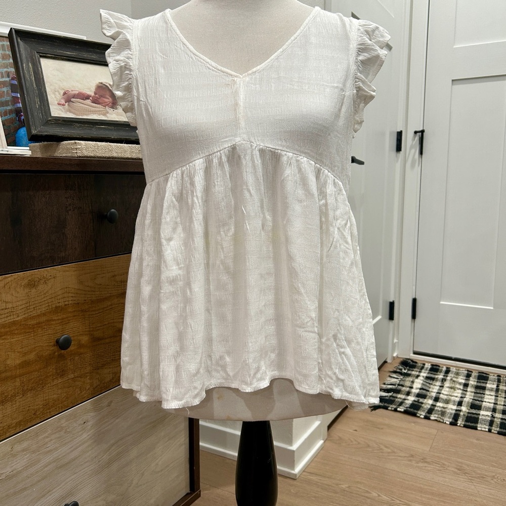 Women's White Ruffle Sleeve Top size XS